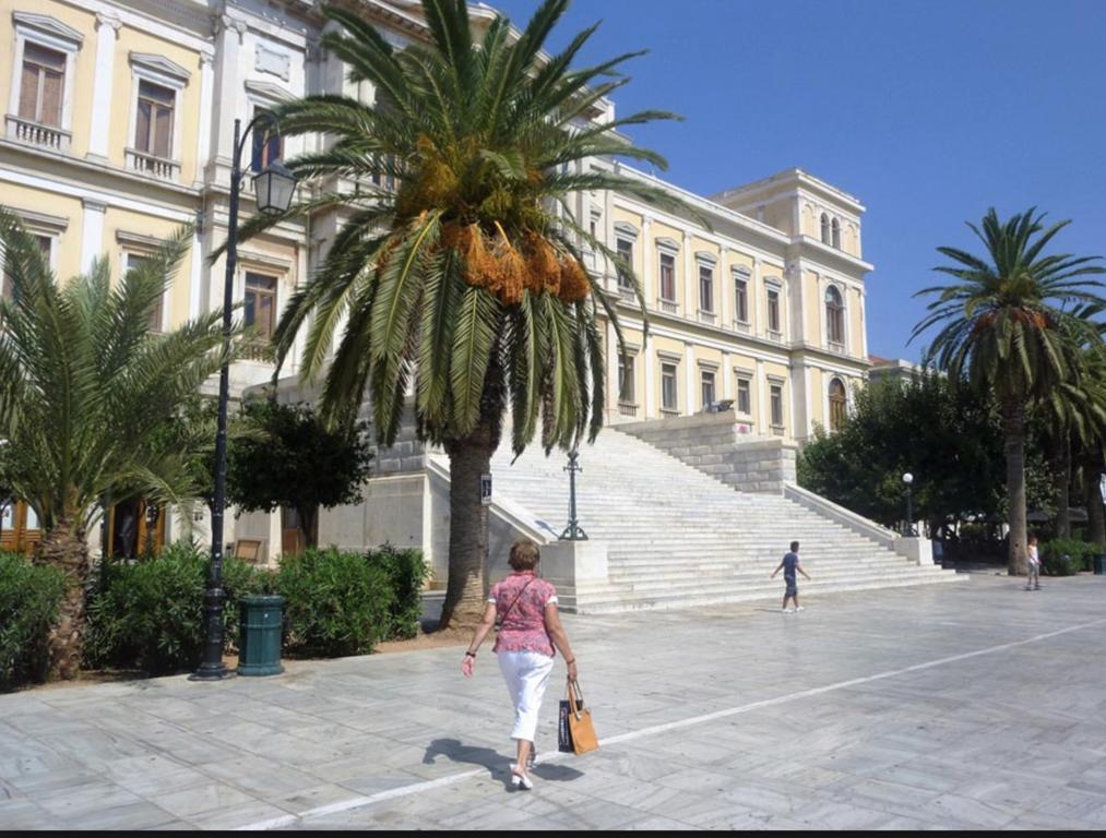 Ermoupoli, Syros City Apartments Buitenkant foto